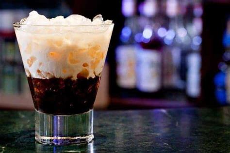 It is mixed in several ways, often with different combinations of milk, cream, coffee and cocoa. Classic Kahlua Cocktails Recipe | MyGourmetConnection