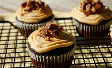 passion foodie chocolate peanut butter cupcakes