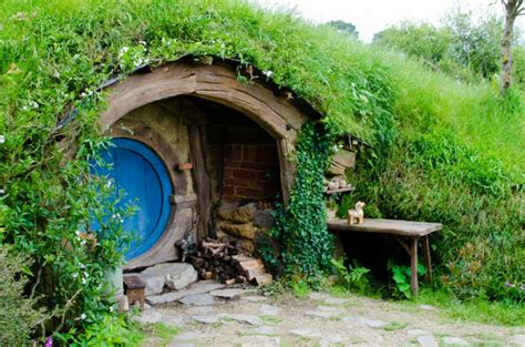 Ein umweltfreundliches haus baut man mit holz und lehm. Gartenhaus selber bauen - Willkommen im Auenland!
