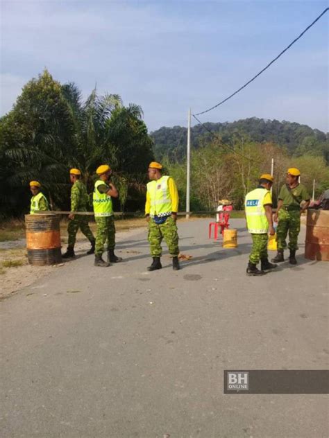 Jabatan kemajuan orang asli atau jakoa adalah satu jabatan dibawah kementerian pembangunan luar bandar yang bertanggungjawab dalam untuk menguruskan hal ehwal orang asli di malaysia. COVID-19: Sekat orang luar masuki kampung Orang Asli ...
