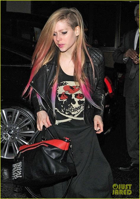 Avril Lavigne Makes Billboards Top 100 Pop Songs List Photo 2733125
