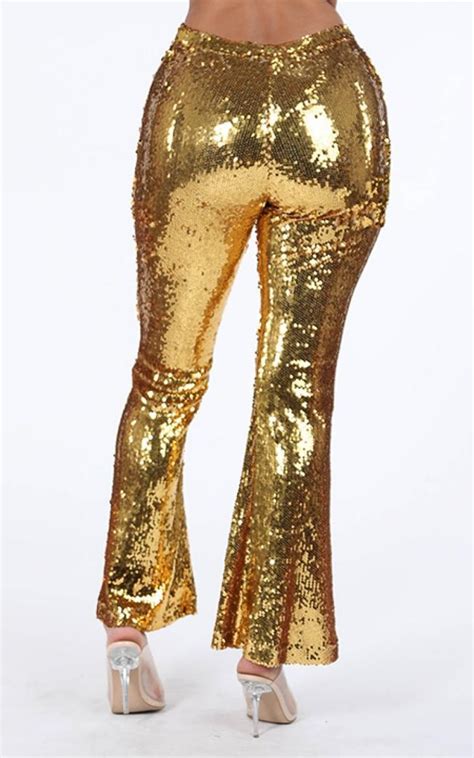 Akshay kumar's bell bottom is one of the biggest productions to release on theatres in recent times.amid the pandemic, all releases have been shifted to ott platforms, however, going by the early reactions to the film, it seems the akshay kumar starrer can pull people back to cinemas after a long dry spell. Sequin Flare Bell Bottom Pants - Gold | SohoGirl.com