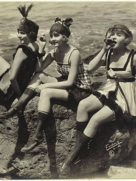 Pin By Kayleigh On The Past Vintage Beach Bathing Beauties Vintage Photography