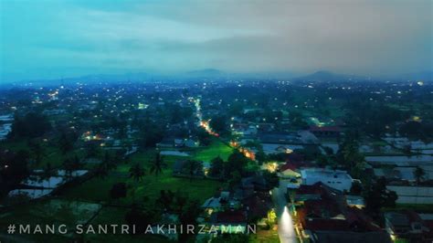 إِن كُلُّ نَفْسٍ لَّمَّا عَلَيْهَا حَافِظٌ ing kullu nafsil lammā 'alaihā ḥāfiẓ tidak ada suatu jiwapun (diri) melainkan ada penjaganya. Surat at-thariq, al balad, al lael! - YouTube