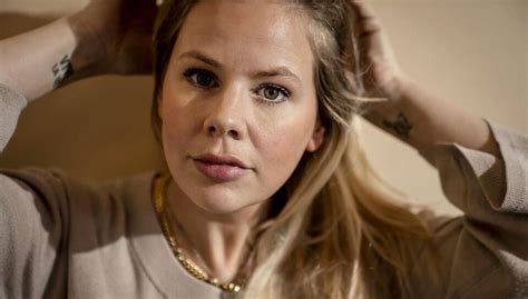 Julie Zangenberg Afslører Fødte Ved Kejsersnit Bt Kendte Btdk