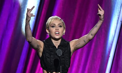 Celebrities Who Dont Shave Their Armpits Give Greater Visibility And Validity To Feminine