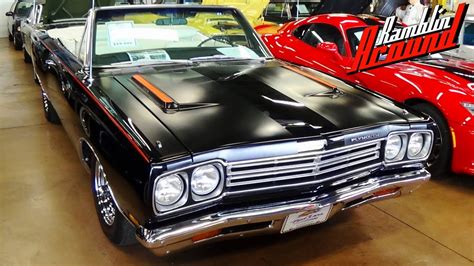 The roadrunner is a carnivorous bird, eating insects, frogs, rodents, scorpions, lizards and small roadrunners are territorial birds and do not migrate. 1969 Plymouth Road Runner Convertible 383 V8 Mopar Muscle ...
