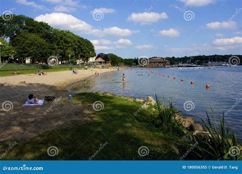 Lake Geneva Beach 800408 Stock Image Image Of Tourist 180056355