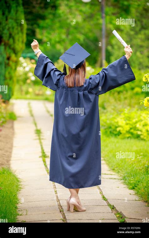 Young Woman Graduation Day Images Of Graduates Are Celebrating