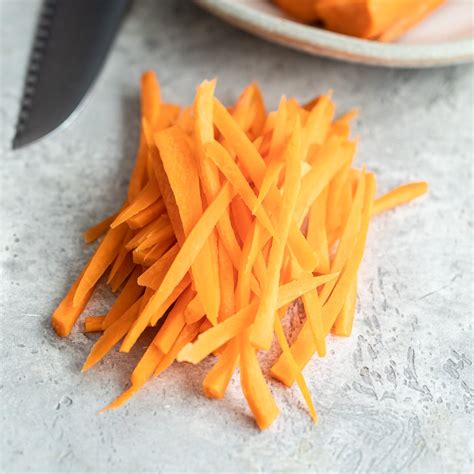 How To Julienne Carrots Culinary Hill