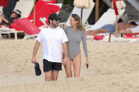 Leelee Sobieski With Her Husband Adam Kimmel On The Beach 06 Gotceleb