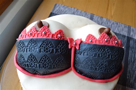marsipaaniunelmia boobs cake k 18 kakku