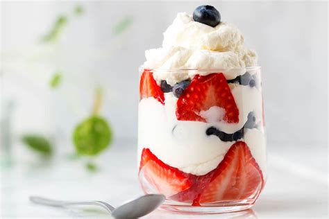 blueberry and strawberry creamy mousse recipe — eatwell101