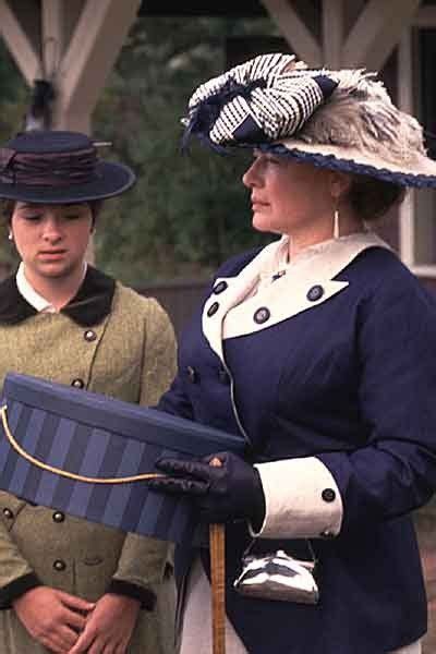 Izzys Aunt Lillian Comes To Visit Road To Avonlea Anne Of