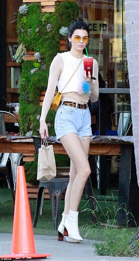 Kendall Jenner Goes Bare Legged In Tiny Denim Shorts Daily Mail Online