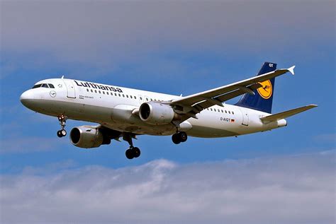 D Aiqt Airbus A320 211 1337 Lufthansa Heathrowg 0109 Flickr