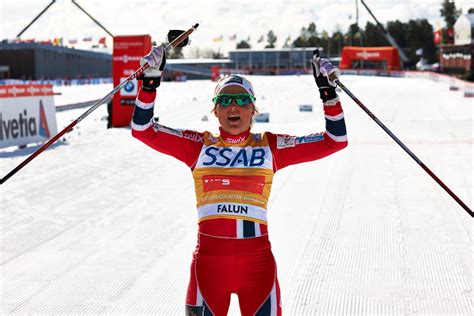Tre etapper in på ski tour 2020 är det en och samma vinnare i samtliga lopp på damsidan. Therese Johaug remporte la coupe du monde (ski-nordique.net)