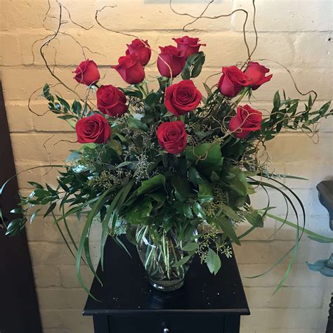 1 Dozen Long Stem Red Roses In Tustin Ca Saddleback