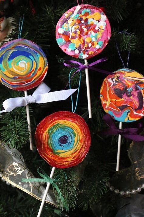 Look how adorable these are: Easy Lollipop Ornament for Kids to Make | Lollipop craft, Preschool art projects, Candy theme