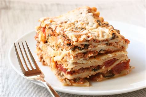 Meat Sauce And Ricotta Lasagna Recipe