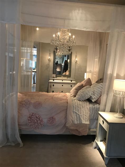 Pin By 𝓐𝓷𝓪 𝓐𝓵𝓲𝓬𝓮 On ♡ Coquette Aesthetic ♡ In 2022 Room Makeover Bedroom Redecorate Bedroom
