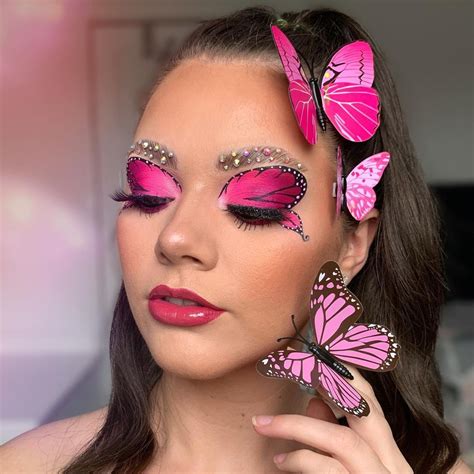 Gorgeous Vibrant Pink Butterfly Makeup Look Butterfly Makeup Monochromatic Makeup Vibrant Makeup
