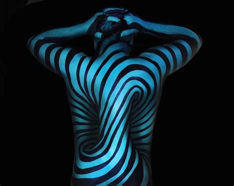 Incredible Body Painting Turns Torsos Into Mind Bending Optical