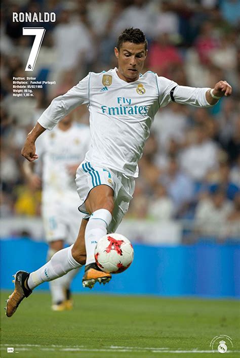 Kasad dan komandan usarpac sematkan 569 wing terjun garuda airborne. Fußball - Real Madrid - Ronaldo Action 17/18 - Poster ...