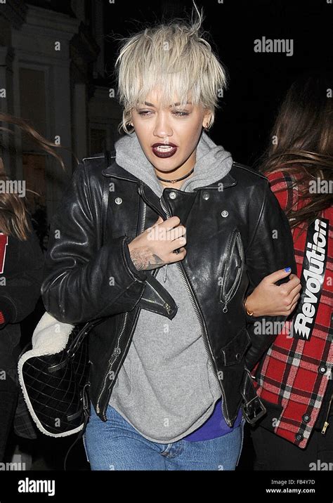 rita ora shows off her new blonde bob haircut as she leaves pizza express in notting hill with