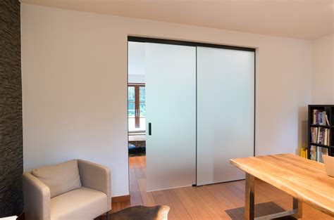 Nombreux décors disponibles, possibilité de partition et de panachage des décors. Portes coulissantes sur mesure | Anyway Doors