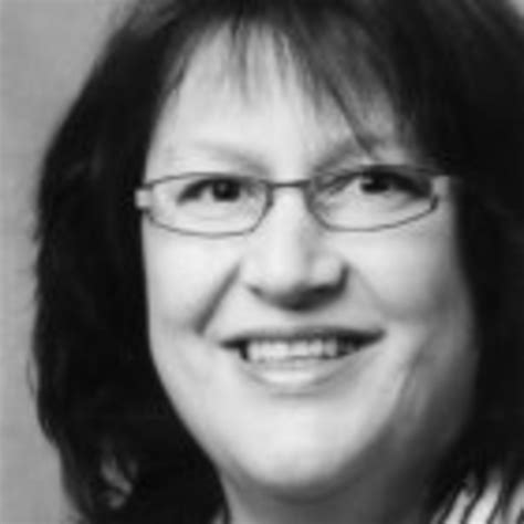Annette se narodila v židovské rodině a do začátku války žila poměrně šťastně, přestože během annette se podařilo přežít, nicméně její otec takové štěstí neměl. Annette Krause in der Personensuche von Das Telefonbuch