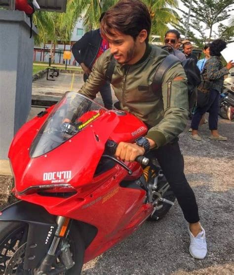 Aeril zafrel, janna nick, mimi lana, duerra mitilda, datin seri maria farida, dalimawati, hun haqeem, aishah atan, qis sajat, muaz fitri, shariza mahm. Biodata Aeril Zafrel, Pelakon Drama Cari Aku Di Syurga ...