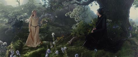 Elle Fanning in the film 'Maleficent' (2014) | Film maleficent, Maleficent movie, Maleficent 2014