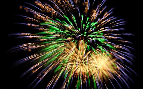 Download Wallpaper 3840x2400 Salute Fireworks Sparks Green 4k Ultra