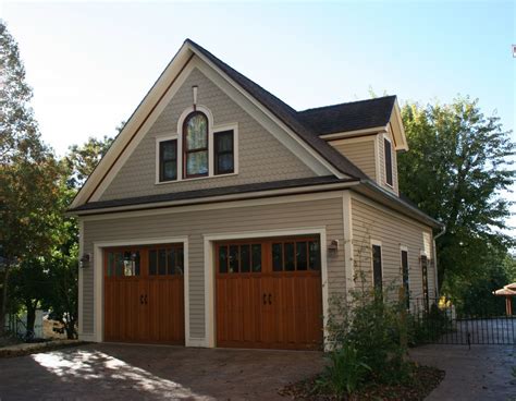 Our designers have created many carriage house plans and garage apartment plans that offer you options galore! Carriage House - Fine Homebuilding