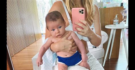 Filho Mais Novo De Giovanna Ewbank Faz Bico Em Foto Purepeople