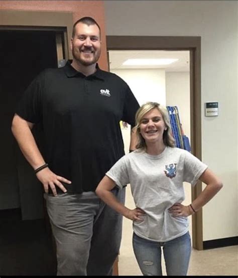 Massive Height Difference 7 Foot Compared To 5 Foot Rheightcomparison