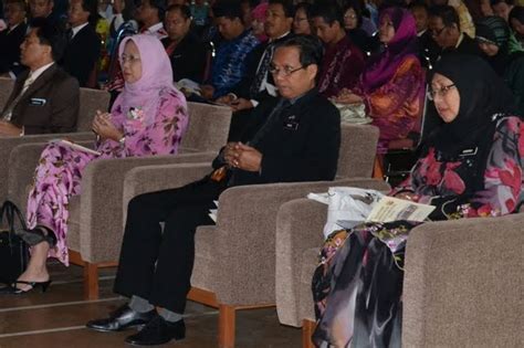 Membawakan dari auditorium seri perdana ,pertandingan pidato peringkat daerah jasin melaka bandaraya bersejarah. Little Cat: SMK Pusa, Betong.: Majlis Perasmian Sambutan ...