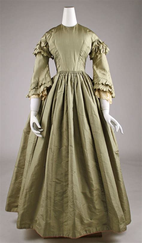 Dress Ca 1850 American Or European Silk Historical Dresses