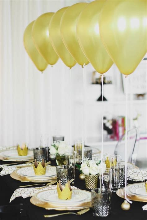 Table Setting with Balloons Centerpiece | Dinner table setting, Dinner