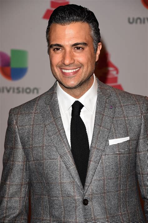 Jane the Virgin's Jaime Camil Shares Some Season-Two Teasers About the ...
