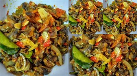 Tumis kerang kentang ini sangat enak dihidangkan bersama nasi yang masih ikuti resep tumis kerang dan kentang berikut ini. Tumis kerang dara kupas by MiMi Summi - Resep Masakan