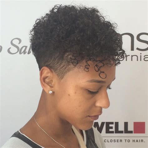 Enjoy Your Natural Curl We Love This Short Natural Curl Hair Style