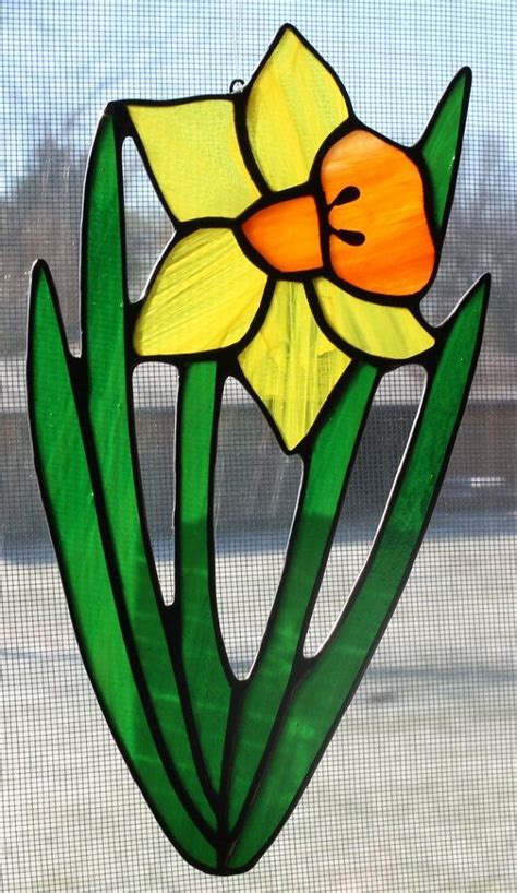 Stained Glass Daffodil Suncatcher In 2022 Stained Glass Designs