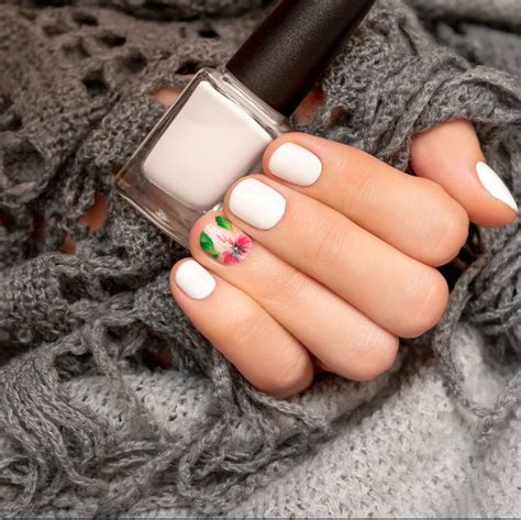 14 Best White Nail Designs White Manicure Art Tutorials