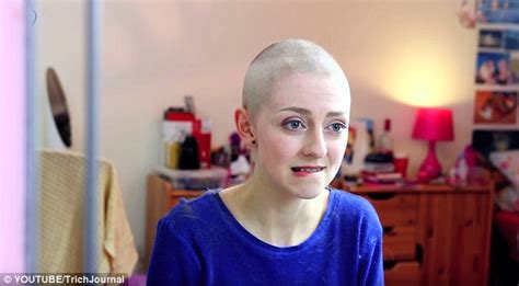 Youtube S Rebecca Brown Shaves Her Head To Combat Hair Pulling Disorder Daily Mail Online