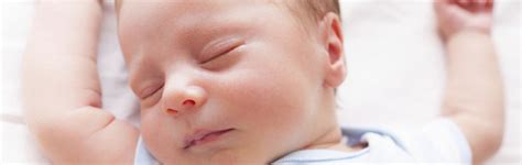 Simple stretching exercises and physical therapy can help babies get better. Tortícolis en el recién nacido - Zona Hospitalaria