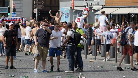 Последние твиты от uk hooligans (@theukhooligans). Fußball-WM 2018: So kämpft Russlands Politik gegen Hooligans