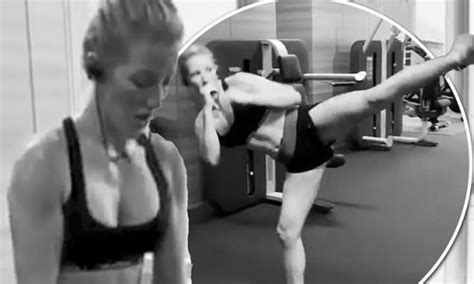 Ellie Goulding Shows Off Her Toned Figure In A Sports Bra And Shorts Flipboard