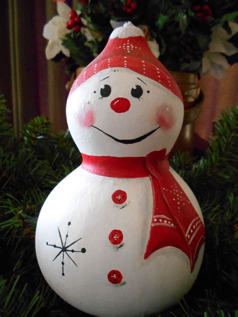 Hand painted gourd Snowman | Hand painted gourds, Painted ...